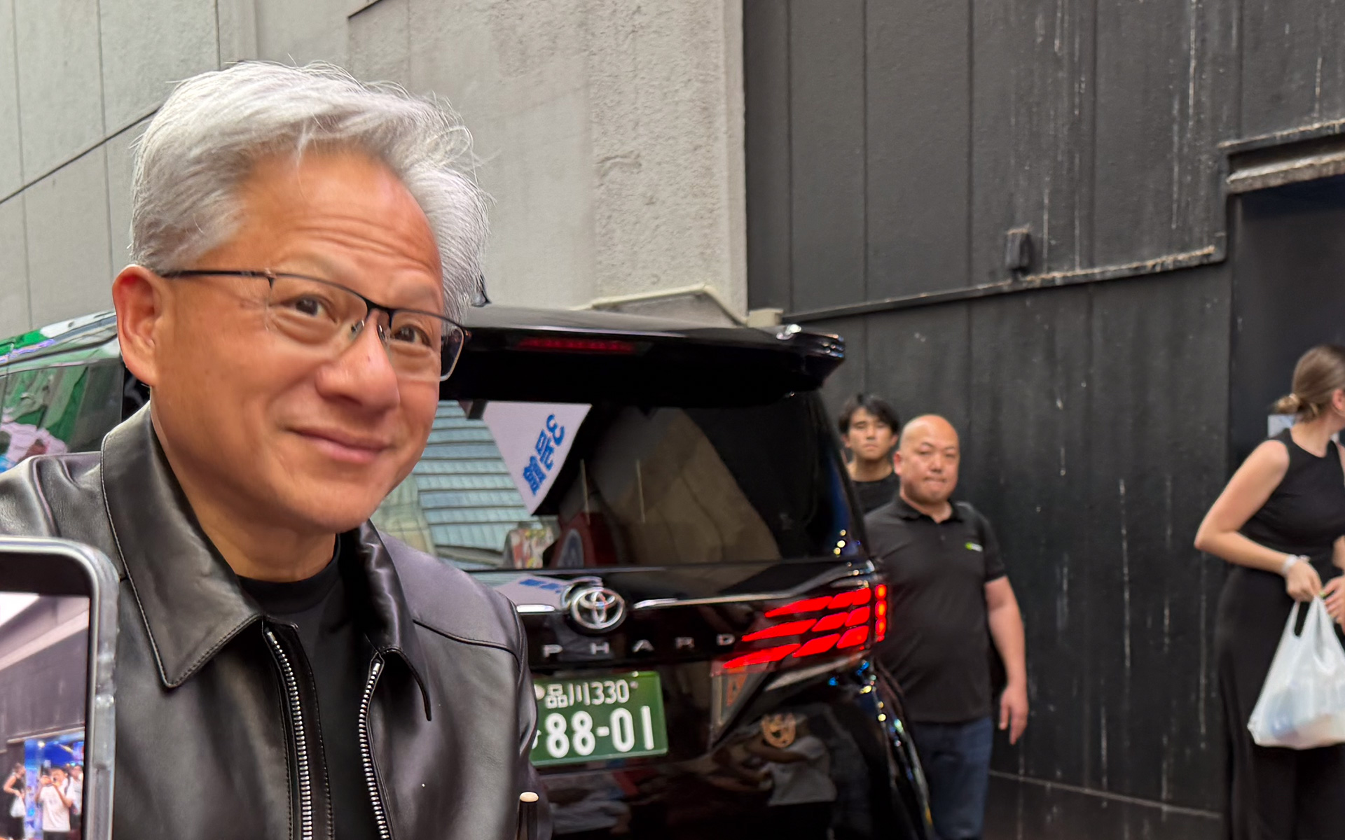 秋葉原のイベント会場に登場したNVIDIA ジェンスン・フアンCEO