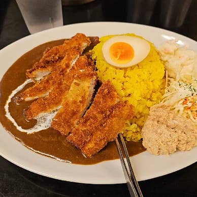 カレーは飲み物。のカツカレー