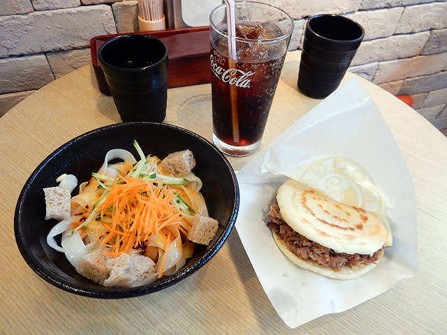 MOOGAの飲食セット