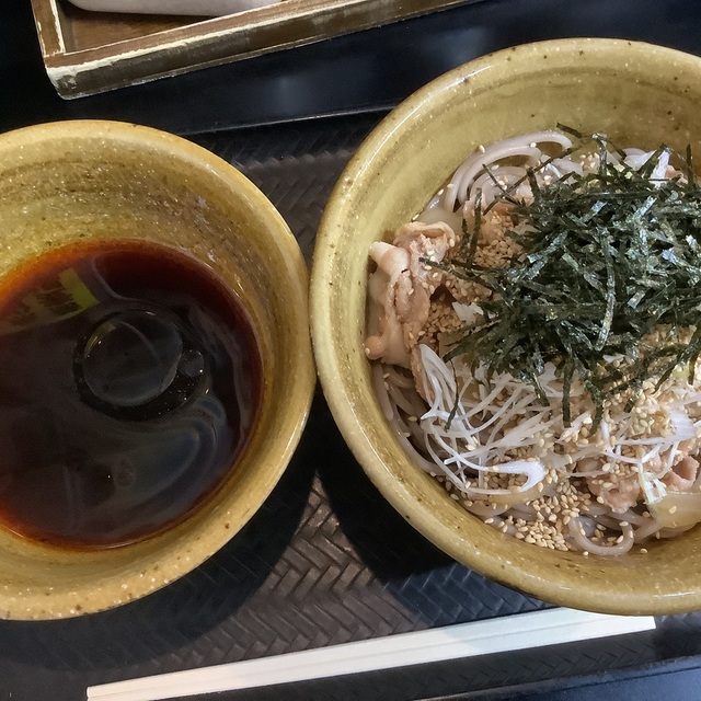 なぜ蕎麦にラー油を入れるのか。のそば料理