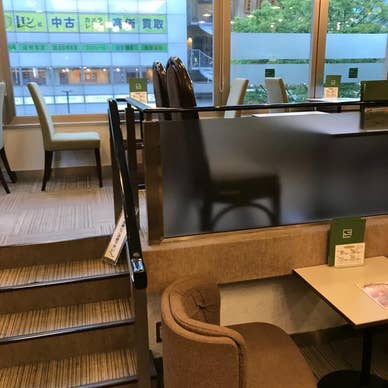 喫茶室ルノアールの店内