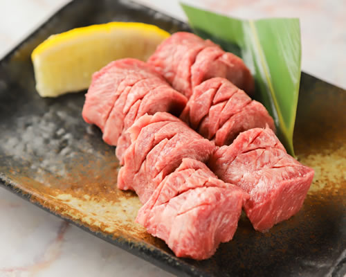 お肉の店 やまのの肉料理